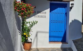 El Pequeño Escondite